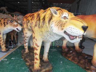 机械仿真动物制作工厂近期打造的3.5米仿真老虎
